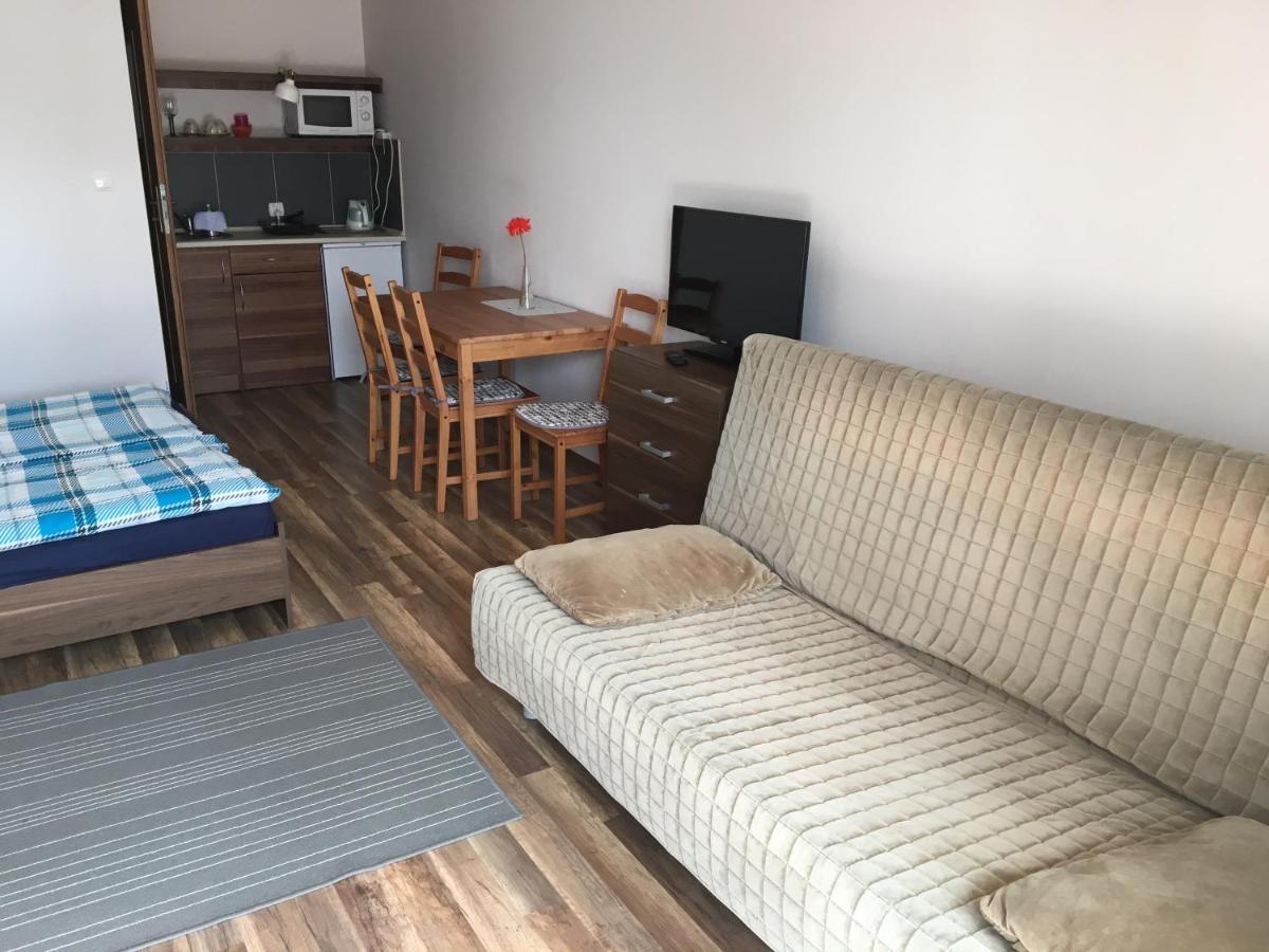 Emada- Pokoje Goscinne I Studia Ostrowo  Kültér fotó