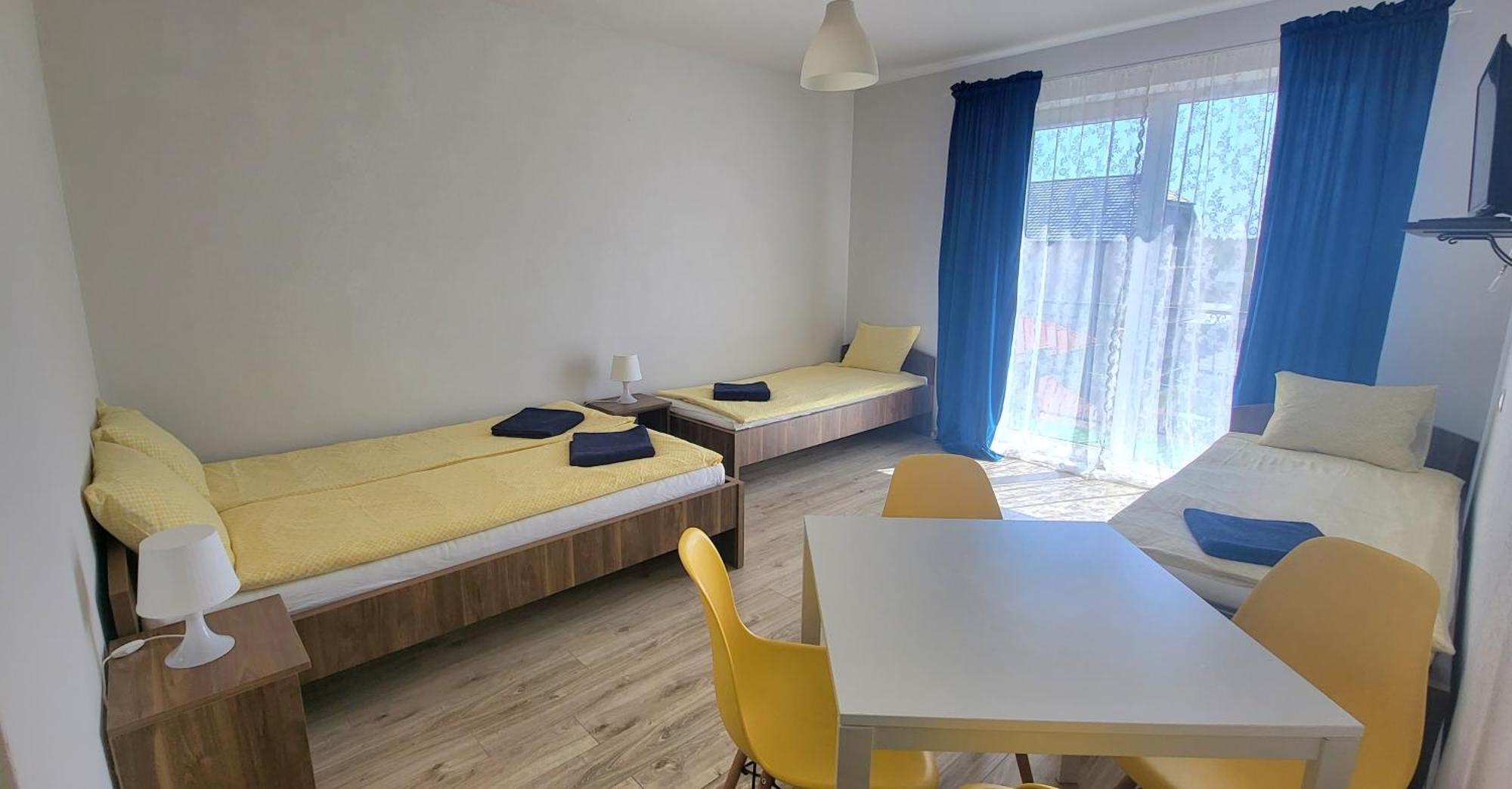 Emada- Pokoje Goscinne I Studia Ostrowo  Szoba fotó